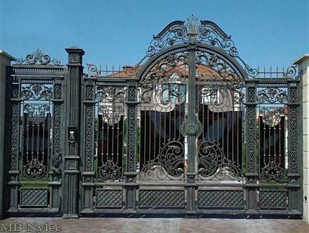 Brama dworsko-pałacowa bp95