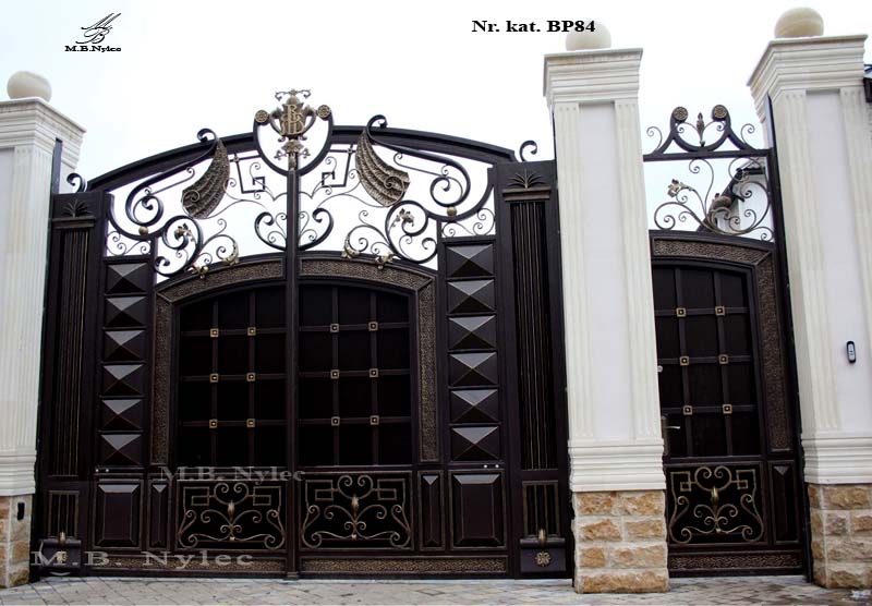 Brama wjazdowa do rezydencji bp84