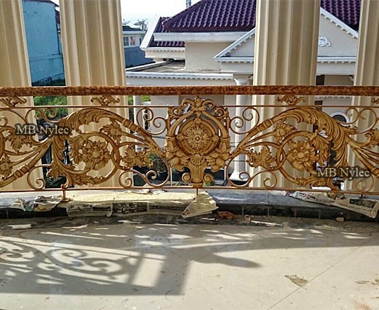 Balustrada balkonowa w orientalnym stylu ba82