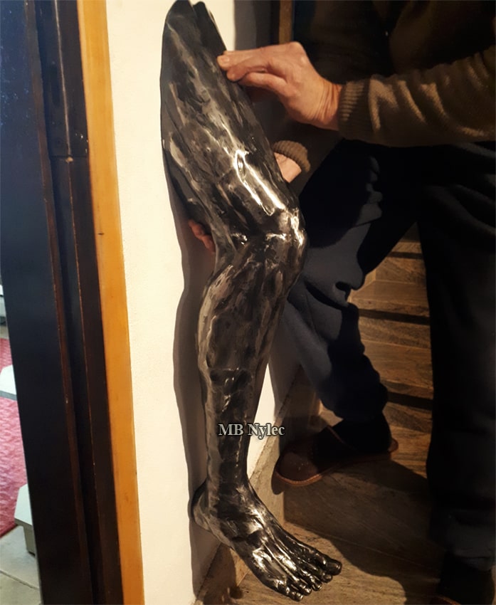 noga stalowa rzeźba